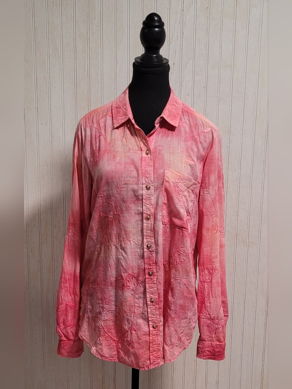 Pilcro The Cate Classic Pink Tie Dye Embroidered Shirt S